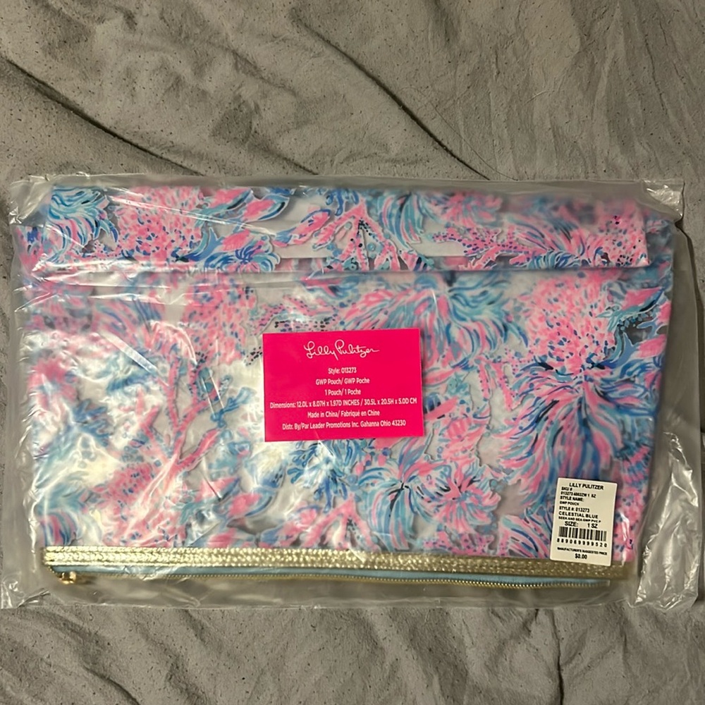 Lilly Pulitzer Pouch. NWT. In Celestial Blue Seek and Sea Print.